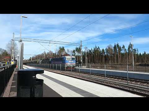 HectorRail 143.046 ,143 och 931 Fliståg passerar genom Välsviken
