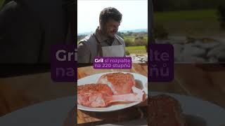Telecí tomahawk, jaký jste ještě neměli – u grilu s Romanem Stašou