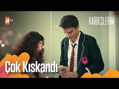 Doruk, Asiye'yi Kaan'dan deli gibi kıskanırsa! - Kardeşlerim Arşiv Sahneler🎬