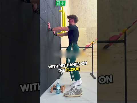 This Guy Looks Like Heโs Walking on the Wall ๐ฑ