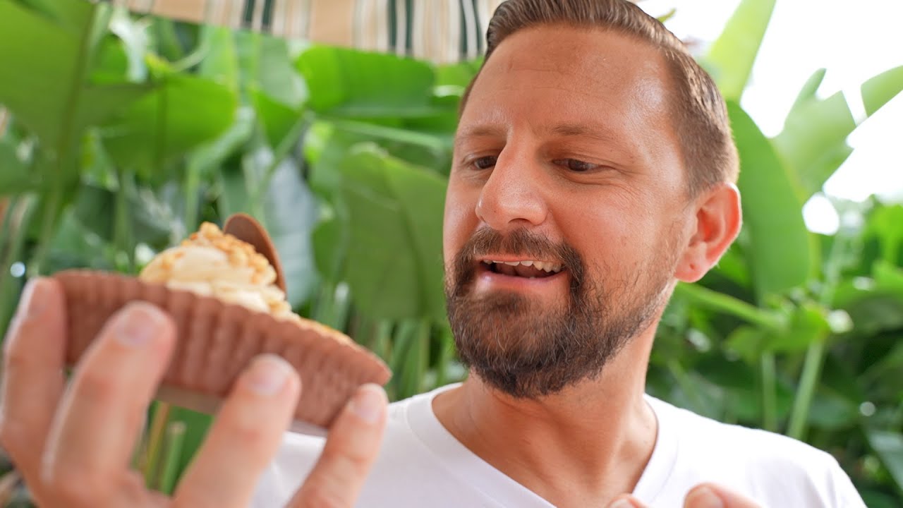 Trying NEW Disney's 50th Anniversary Celebration Treats & Food At Hollywood Studios! The Tim Tracker