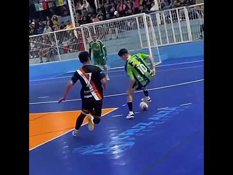 Humiliating football skills 😍
