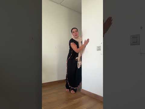  كتكون گالسة عتا كتقوليك هاد الهضرة، واش حتاش هازة تيليفون؟ ولا حتاش معونتيهاش؟ و لا باك فاقسها🤣🤣