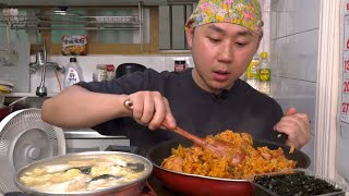 김치볶음밥 순두부계란탕 비가 살살 내리는 초저녁에