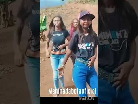 Nova música da menina da bota e ela dança com suas irmãs