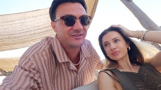 SI-A MUTAT "BIROUL" PE PLAJA