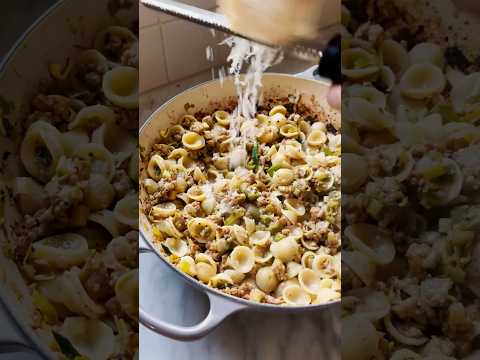 This sausage and leek pasta is going to be one of your new favorites!