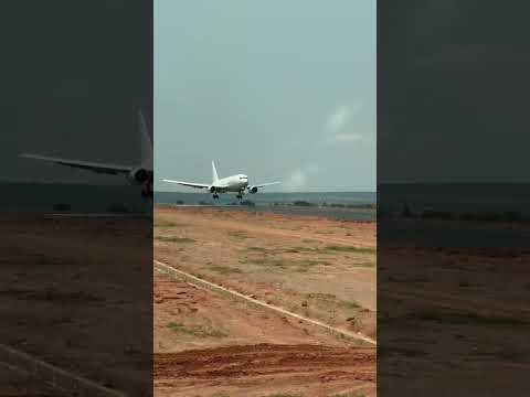 Incroyable atterrissage BOEING B767-200F