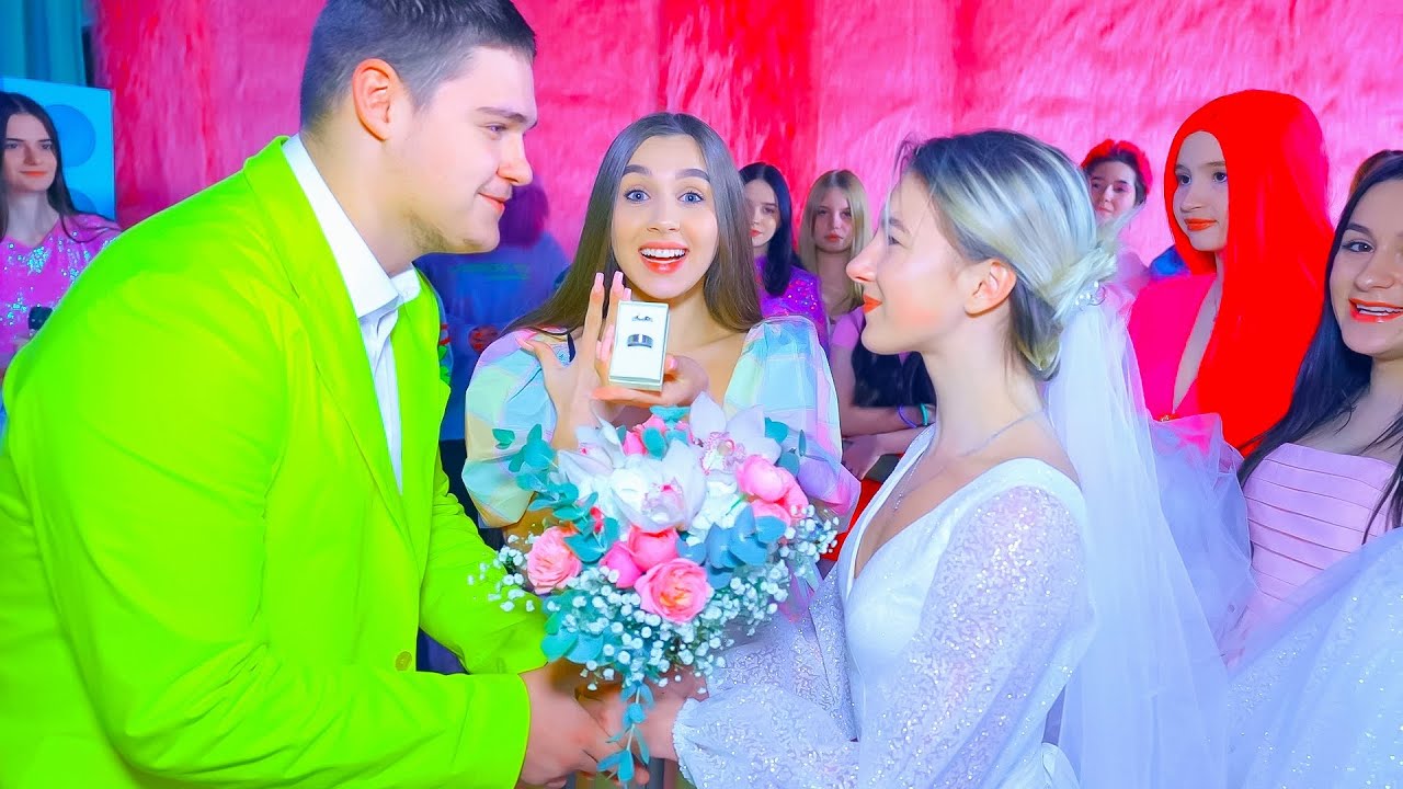 Свадьба тренера эбби и учителя майка! Диана и девочки бани - подружки невесты! Кого пригласили?