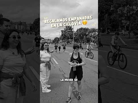 ¡Regalamos empanadas en la ciclovía! 🥟♥️ | Los Insaciables