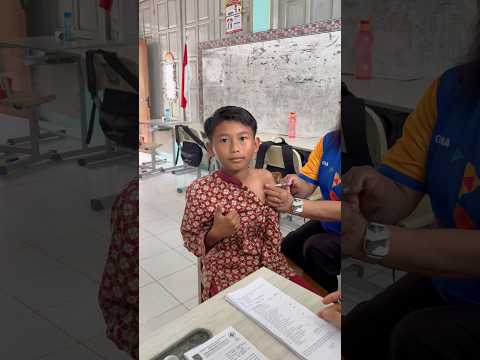 Reaksi siswa kalau disuntik #shorts