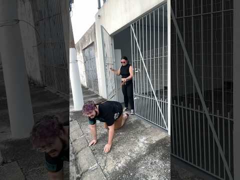 MUQUIRANA TRABALHANDO DE CACHORRO?