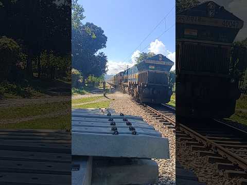 train 🚂🚆#shotsvideo #ekmotahathighumechala #publictransport #automobile #railwaystation