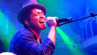 Bruno Mars - Talking To The Moon (Live in Amsterdam)