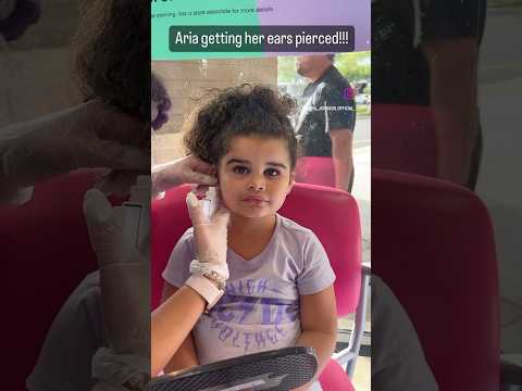 Oh no!! Aria gets her ears pierced! #ouch #pain #piercing #claires #ariajohnson #brave ￼