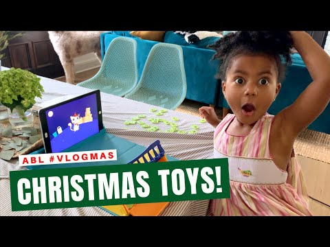 PLAYING WITH CHRISTMAS TOYS! #Vlogmas 2021 (Dec 26, 2021)