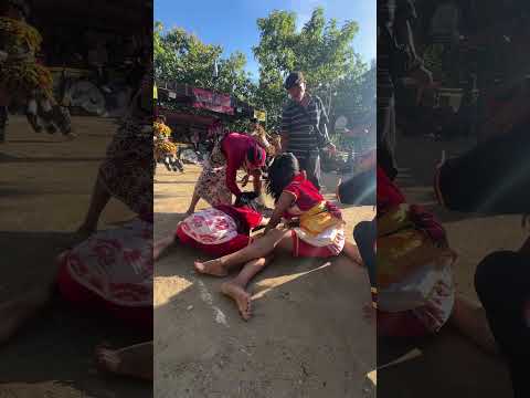 serem kuda lumping cantik kesurupan #jaranan