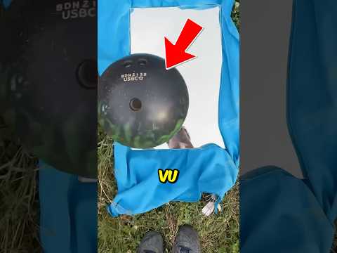 C’est ce qu’il y a à l’intérieur des BOULES DE BOWLING!? 🎳😎