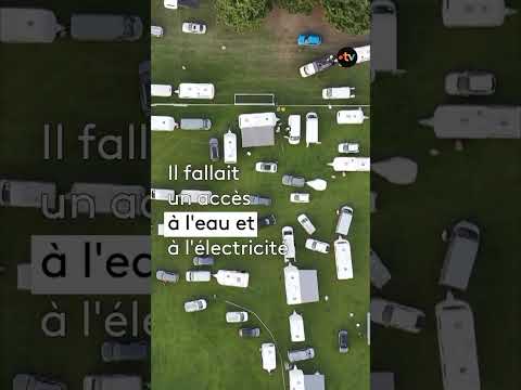 200 caravanes installées sur les terrains de foot d'une commune
