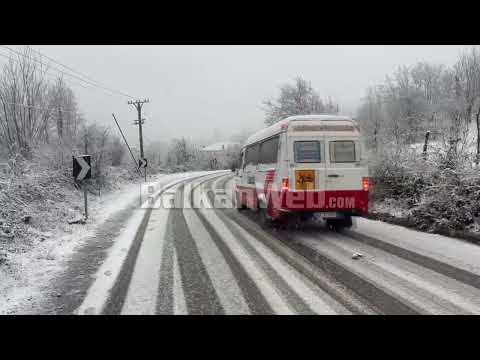 Rinisin reshjet e borës në qarkun e Dibrës, arrijnë deri në 20 cm, pamjet