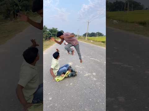 ज़मीन पर उड़ता इंसान, स्केटिंग की ये जादुई चालें देखो😭🛼#rollerskating #skating #skater