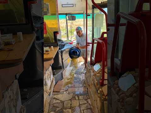 LE TIRO AGUA TÓXICA AL AUTOBÚS DE ROCKY(SE INFECTA EL AUTOBÚS😡😱)