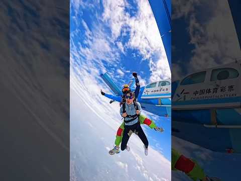 Skydiving || Falling Fast #youtube #youtubeshorts #skydiving #hittvfun #fun #adventure