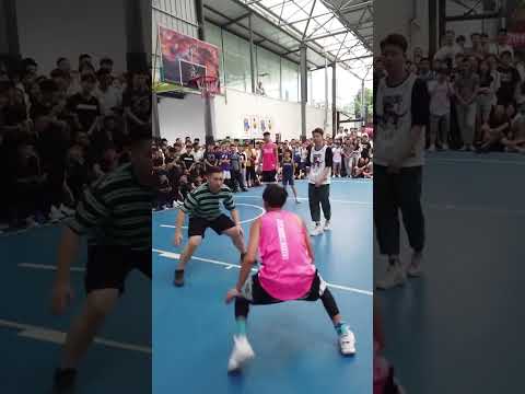 Él Sigue Buscando La Pelota (@thekingofunderdogs1v1)