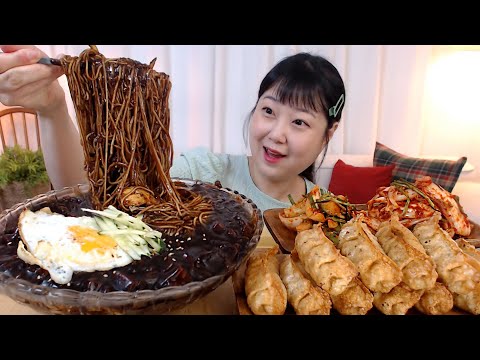 촉촉하게 비벼먹는 소면넣은 짜장국수 어릴적 추억의맛! 바삭군만두 오이무침 김치 먹방 Jjajang Noodles Fried Dumplings Kimchi Kfood Mukbang