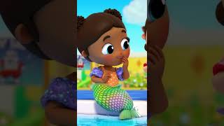 Ya soy una sirena 🧜 #Sofí #LittleAngelEspañol #Sirena