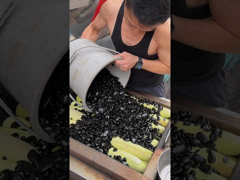 Unique Taiwanese corn steamed with black gravel!