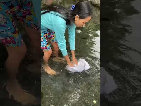Nyuci di mata air aqua