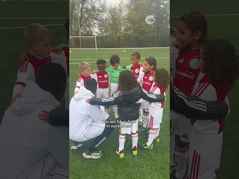 Morning football with the Ajax Under-10s! ⚽️♥️
