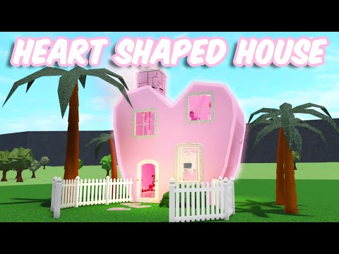 Turning a HEART into a HOUSE in Bloxburg...