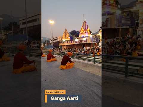 Ganga Aarti 🙏 #rishikesh #parmarthniketan #gangaaarti #sushilsisodiya