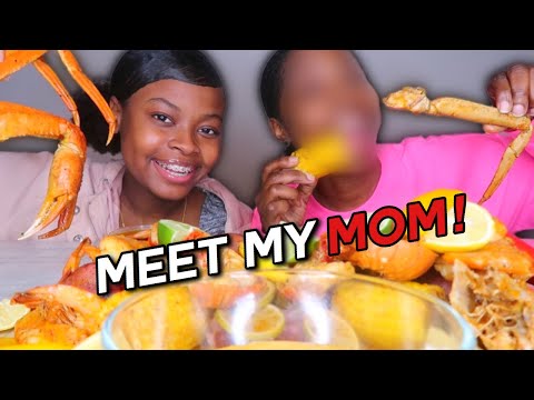 MEET MY MOM MUKBANG! SHE HAD ME AT 13?? OUR FIRST SEAFOOD BOIL