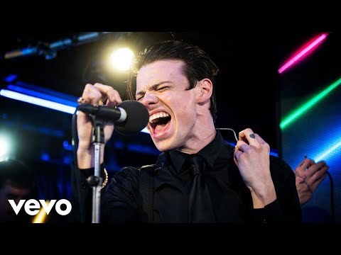 YUNGBLUD - Zombie in the Radio 1 Live Lounge
