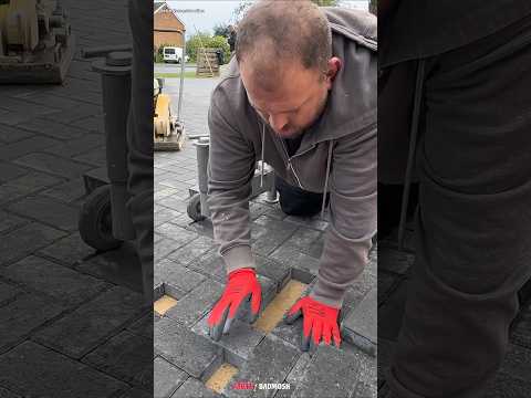 This Brick Laying Method Will Amaze You (@elchrisconstruction)