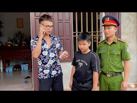 Em Cường Lại Khóc Khi Được Tặng Quần Áo của Bác Ngọt