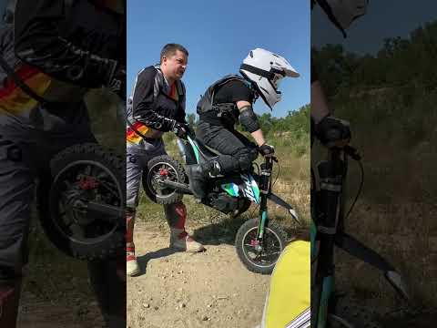 Разница между ездой сидя и стоя #эндуро #питбайк