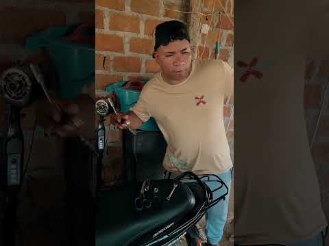 la moto tiene un ruido #humor #shortvideo #comedia