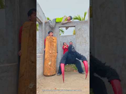 रूम‌ में गोरिल्ला आ गया 😂~ mini wood toy - woodworking art skills / wood / hand crafts / #shorts