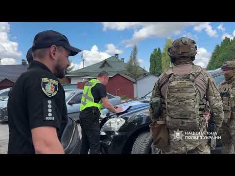 Організував незаконний перетин кордону вартістю 5 тисяч доларів: у Камʼянці-Подільському поліцейські затримали організатора схеми