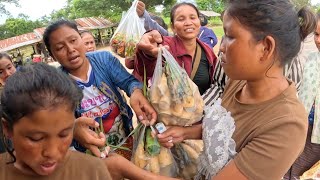 มาซื้อหน่อไม้ไร่อยู่ตลาดบ้านนา18 สิงหาคม ค.ศ. 2025