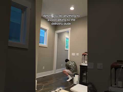When you don’t want the delivery dude to see you😭