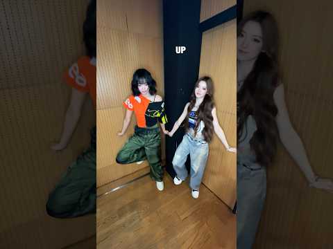 dn spuɐɥ #MEOVV #미야오 #HANDSUPchallenge #HANDSUP #MEOVV_HANDSUP #Shorts