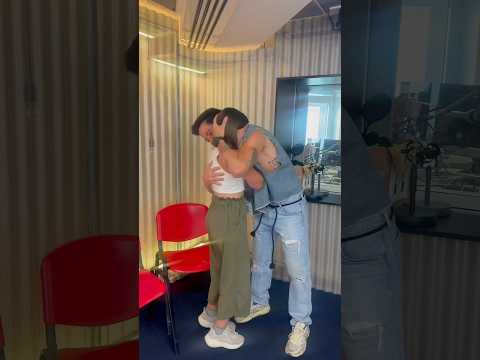 CAMILO SORPRENDE a una FAN en Anda Ya! ???
