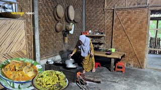 Suasana desa, masak sayap ayam nangka muda santan pedas,peyek teri, masakan desa