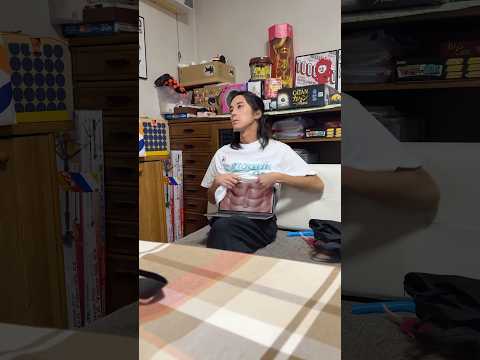 誰でも腹筋バキバキになる方法💪#その顔はなんなん？笑#ブロリー#設定せぶん#シェアハウス#shorts
