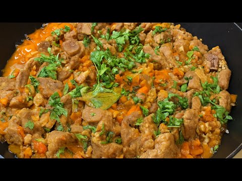 Masas de cerdo jugosas con pimientos, cebolla y tomate 🍅🔥 | Receta casera fácil y deliciosa